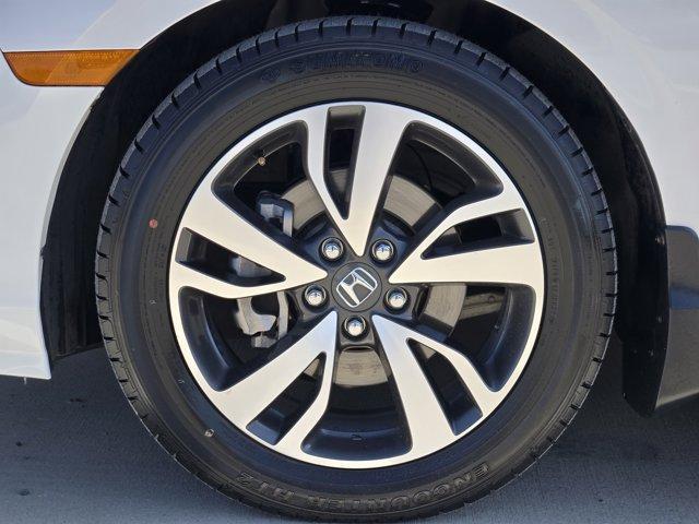 Photo of 2024 Platinum White Pearl Honda Odyssey