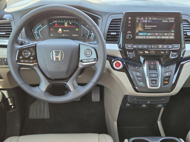 Photo of 2024 Platinum White Pearl Honda Odyssey