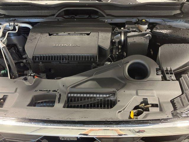 Photo of 2025 Sonic Gray Pearl Honda Pilot