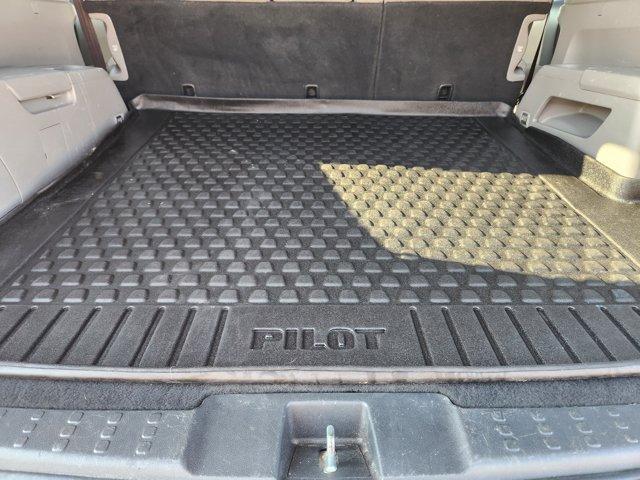 Photo of 2013 Taffeta White Honda Pilot