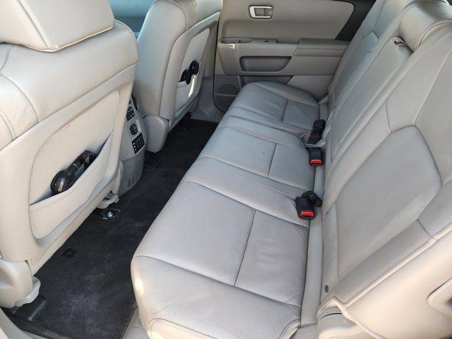 Photo of 2013 Taffeta White Honda Pilot