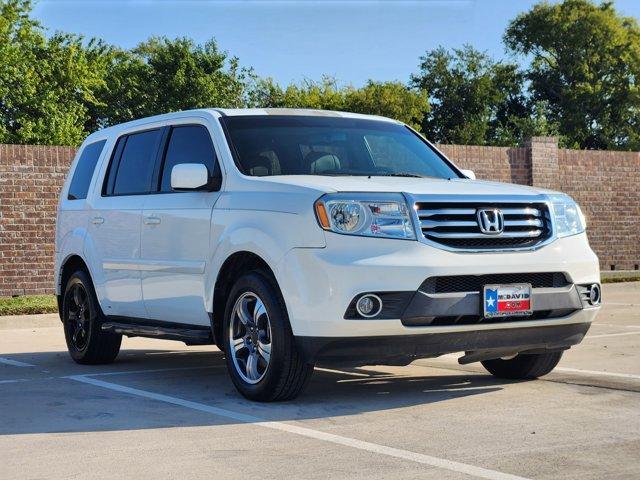 Photo of 2013 Taffeta White Honda Pilot