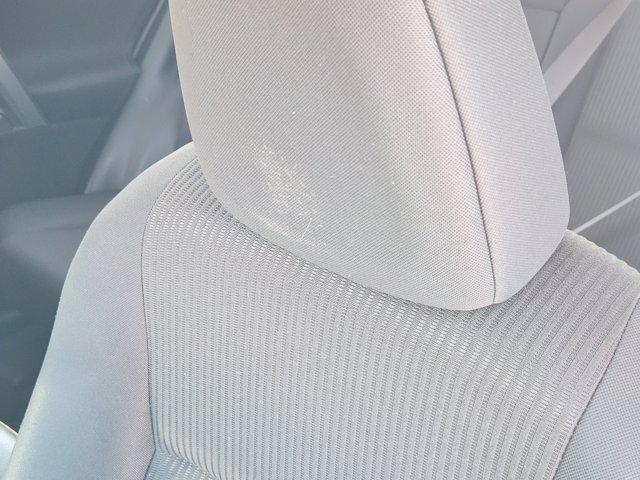 Photo of 2018 Super White Toyota RAV4