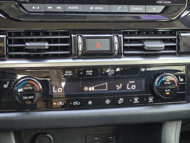 Photo of 2022 Black Nissan Pathfinder
