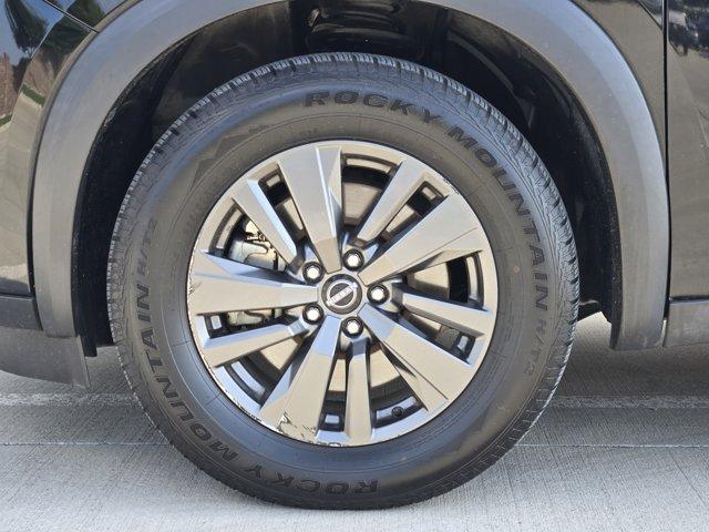 Photo of 2022 Black Nissan Pathfinder