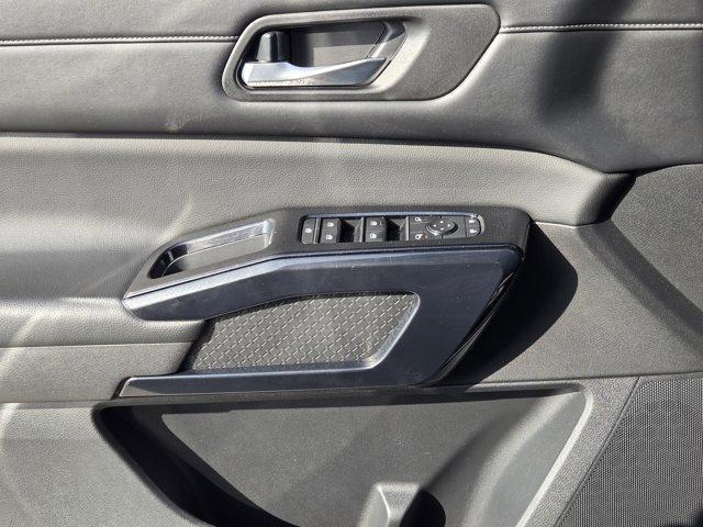 Photo of 2022 Black Nissan Pathfinder
