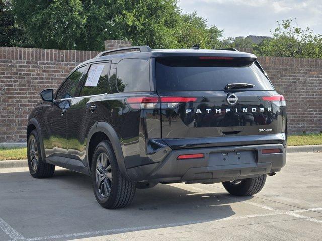 Photo of 2022 Black Nissan Pathfinder