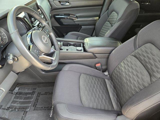 Photo of 2022 Black Nissan Pathfinder