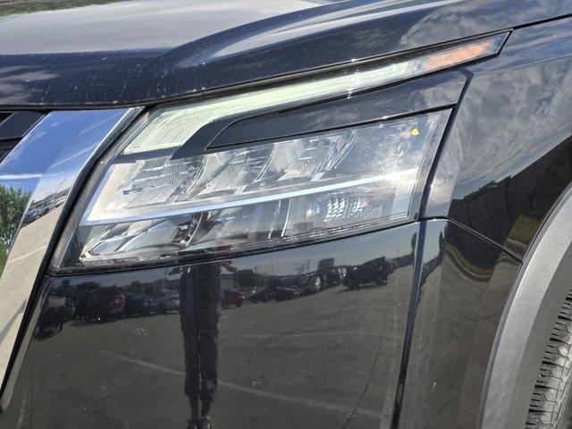 Photo of 2022 Black Nissan Pathfinder