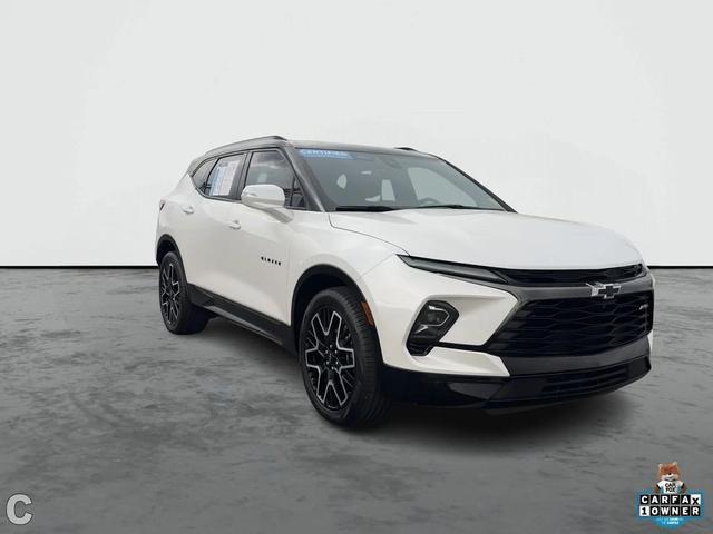 Photo of 2023 Iridescent Pearl Tricoat Chevrolet Blazer