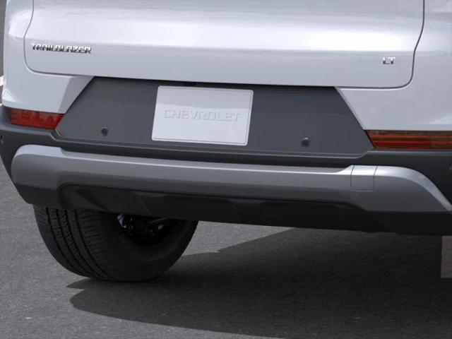Photo of 2026 Summit White Chevrolet Trailblazer