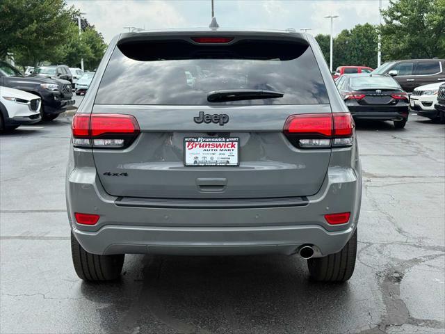 Photo of 2022 Sting-Gray Clearcoat Jeep Grand Cherokee