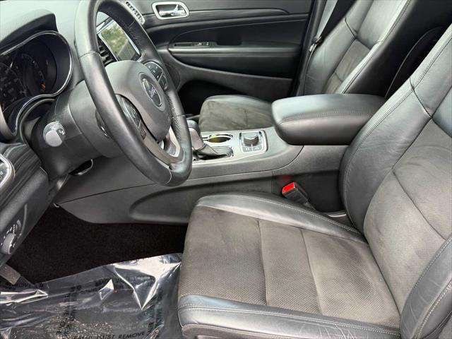 Photo of 2022 Sting-Gray Clearcoat Jeep Grand Cherokee