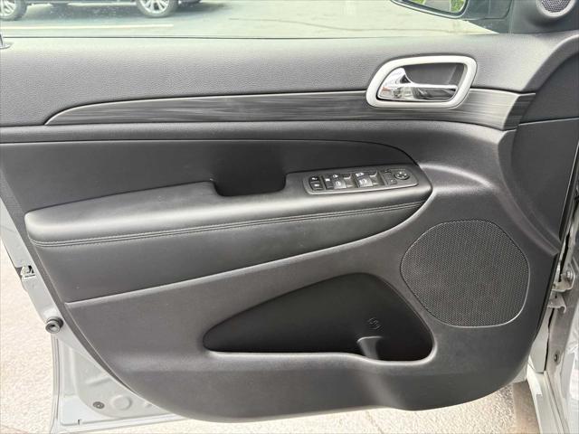 Photo of 2022 Sting-Gray Clearcoat Jeep Grand Cherokee