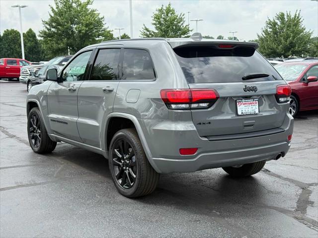 Photo of 2022 Sting-Gray Clearcoat Jeep Grand Cherokee