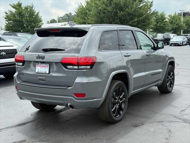 Photo of 2022 Sting-Gray Clearcoat Jeep Grand Cherokee