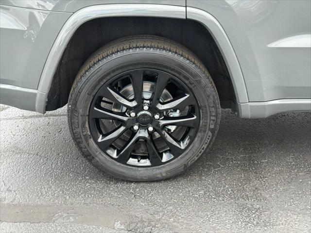 Photo of 2022 Sting-Gray Clearcoat Jeep Grand Cherokee