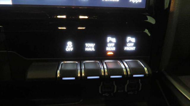 Photo of 2023 Bright White Clearcoat RAM 1500