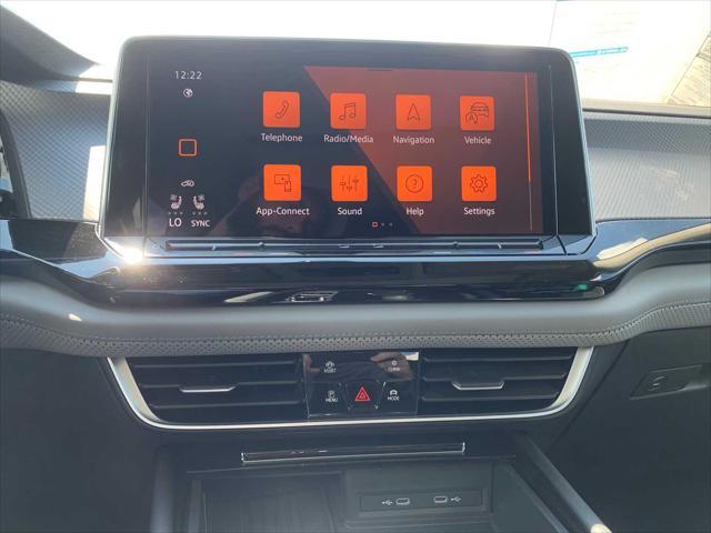 Photo of 2025 Avocado Green Pearl Volkswagen Atlas
