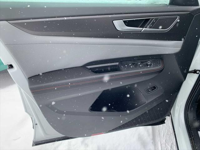 Photo of 2025 Pure White Volkswagen Atlas