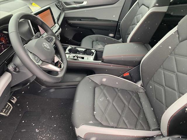 Photo of 2025 Pure White Volkswagen Atlas