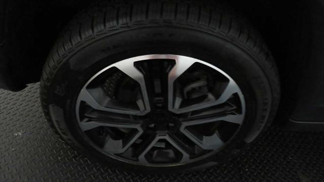 Photo of 2022 Granite Crystal Metallic Clearcoat Jeep Compass