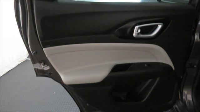 Photo of 2022 Granite Crystal Metallic Clearcoat Jeep Compass