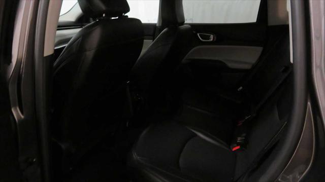 Photo of 2022 Granite Crystal Metallic Clearcoat Jeep Compass