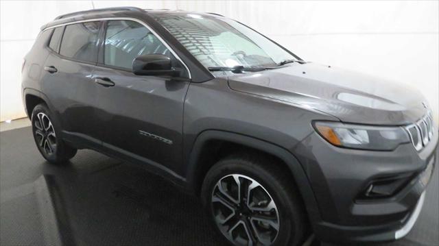 Photo of 2022 Granite Crystal Metallic Clearcoat Jeep Compass