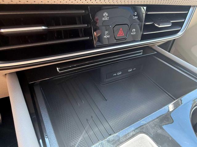 Photo of 2025 Pure White Volkswagen Atlas