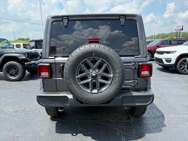 Photo of 2025 Granite Crystal Metallic Clearcoat Jeep Wrangler
