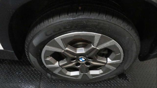 Photo of 2024 Alpine White BMW X1