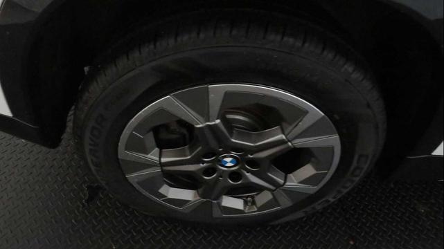 Photo of 2024 Alpine White BMW X1