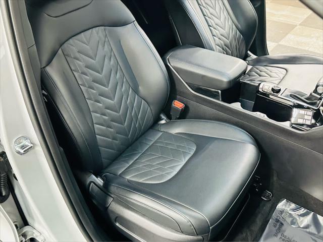 Photo of 2023 Wolf Gray Kia Sportage