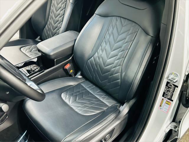 Photo of 2023 Wolf Gray Kia Sportage