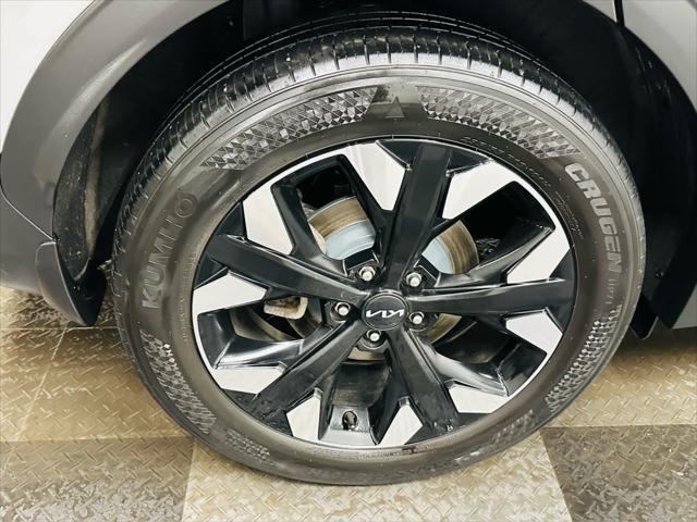 Photo of 2023 Wolf Gray Kia Sportage