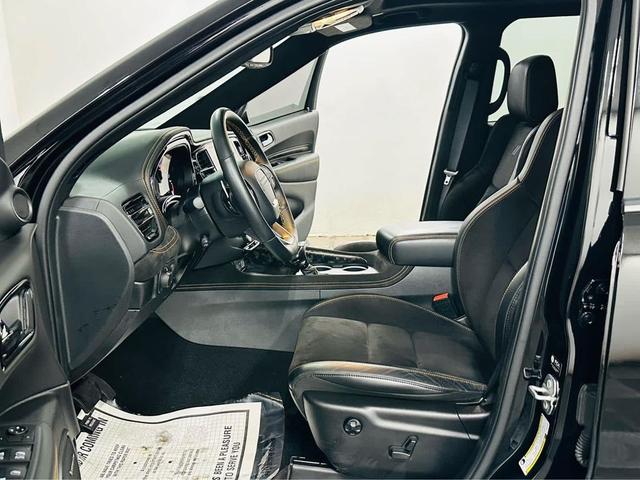 Photo of 2023 DB Black Clearcoat Dodge Durango