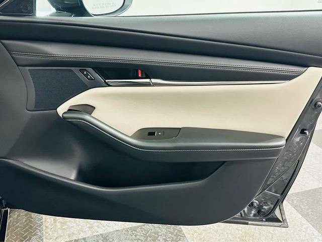 Photo of 2025 Machine Gray Metallic Mazda Mazda3