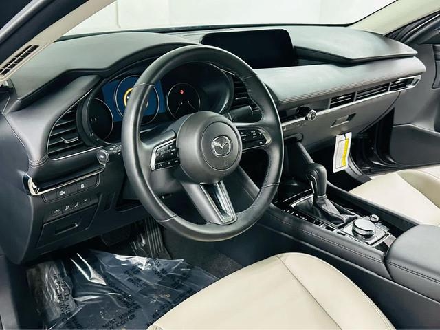 Photo of 2025 Machine Gray Metallic Mazda Mazda3