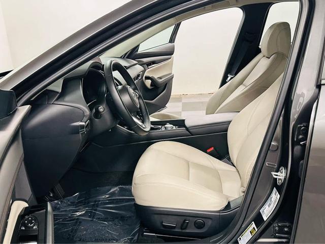 Photo of 2025 Machine Gray Metallic Mazda Mazda3
