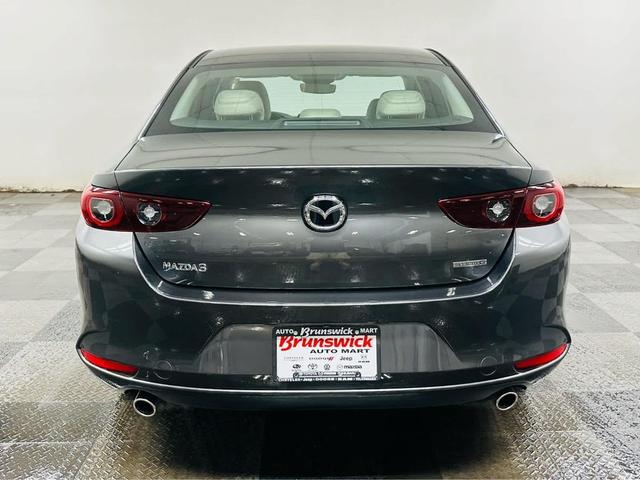Photo of 2025 Machine Gray Metallic Mazda Mazda3