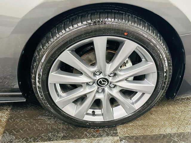 Photo of 2025 Machine Gray Metallic Mazda Mazda3