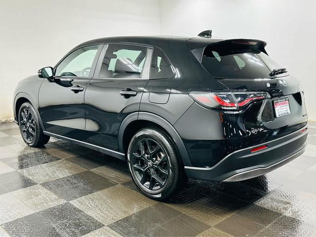 Photo of 2025 Crystal Black Pearl Honda HR-V