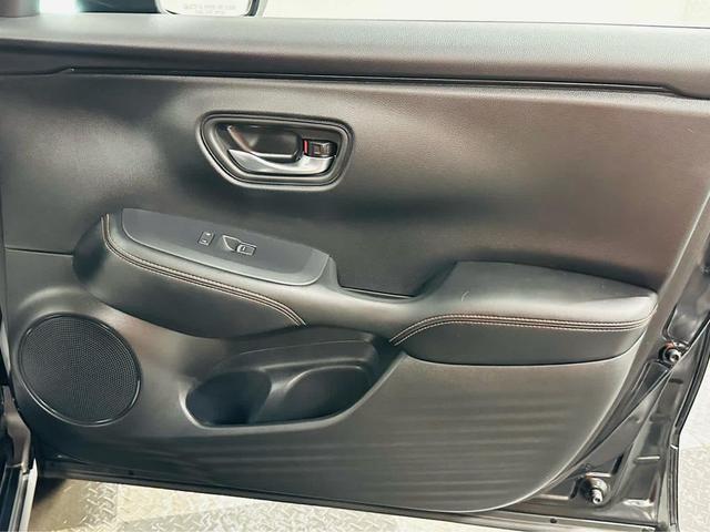 Photo of 2025 Crystal Black Pearl Honda HR-V