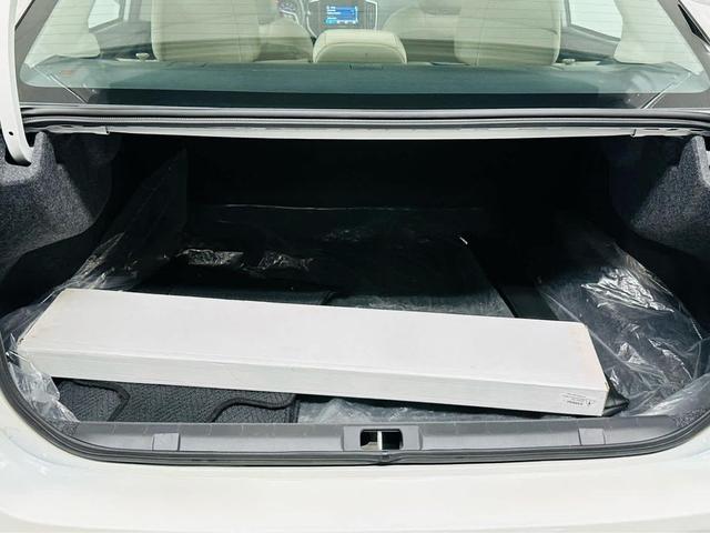 Photo of 2023 Crystal White Pearl Subaru Impreza