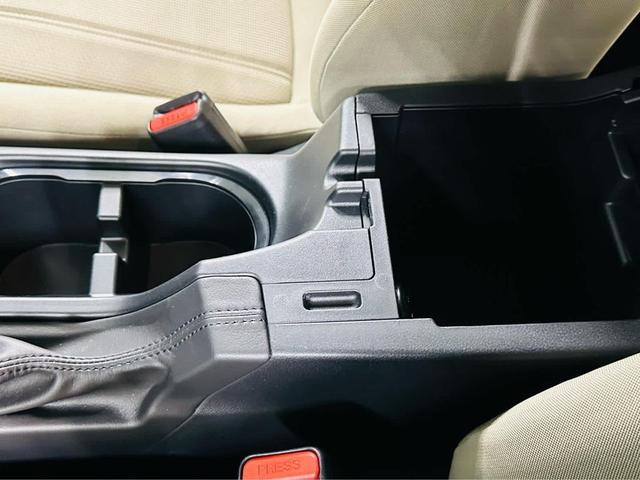 Photo of 2023 Crystal White Pearl Subaru Impreza