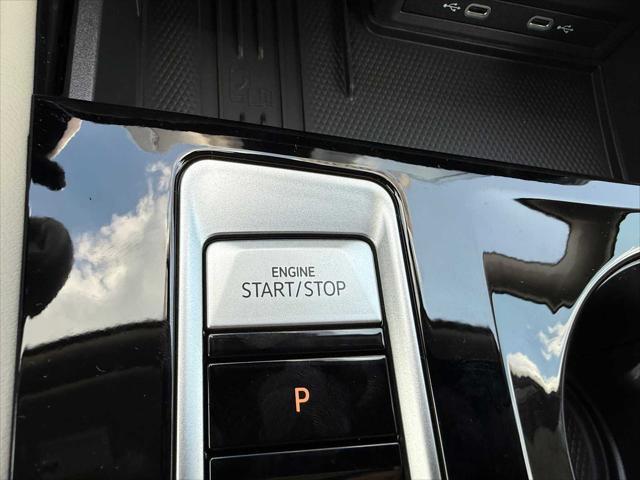 Photo of 2025 Deep Black Pearl Volkswagen Atlas