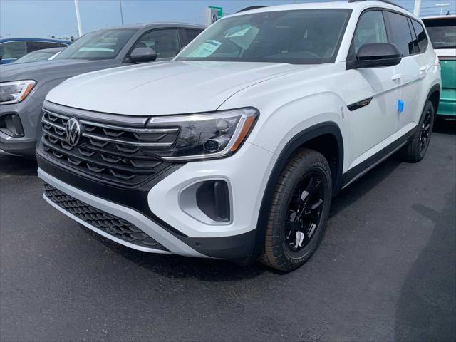 Photo of 2025 Pure White Volkswagen Atlas