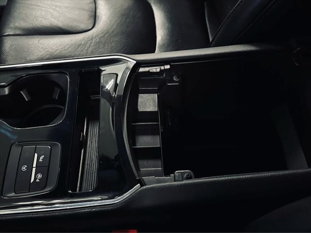 Photo of 2019 Ingot Silver Metallic Ford Edge
