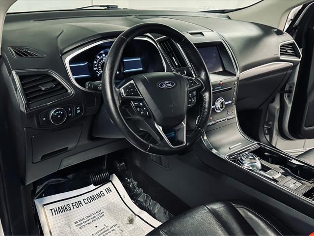 Photo of 2019 Ingot Silver Metallic Ford Edge